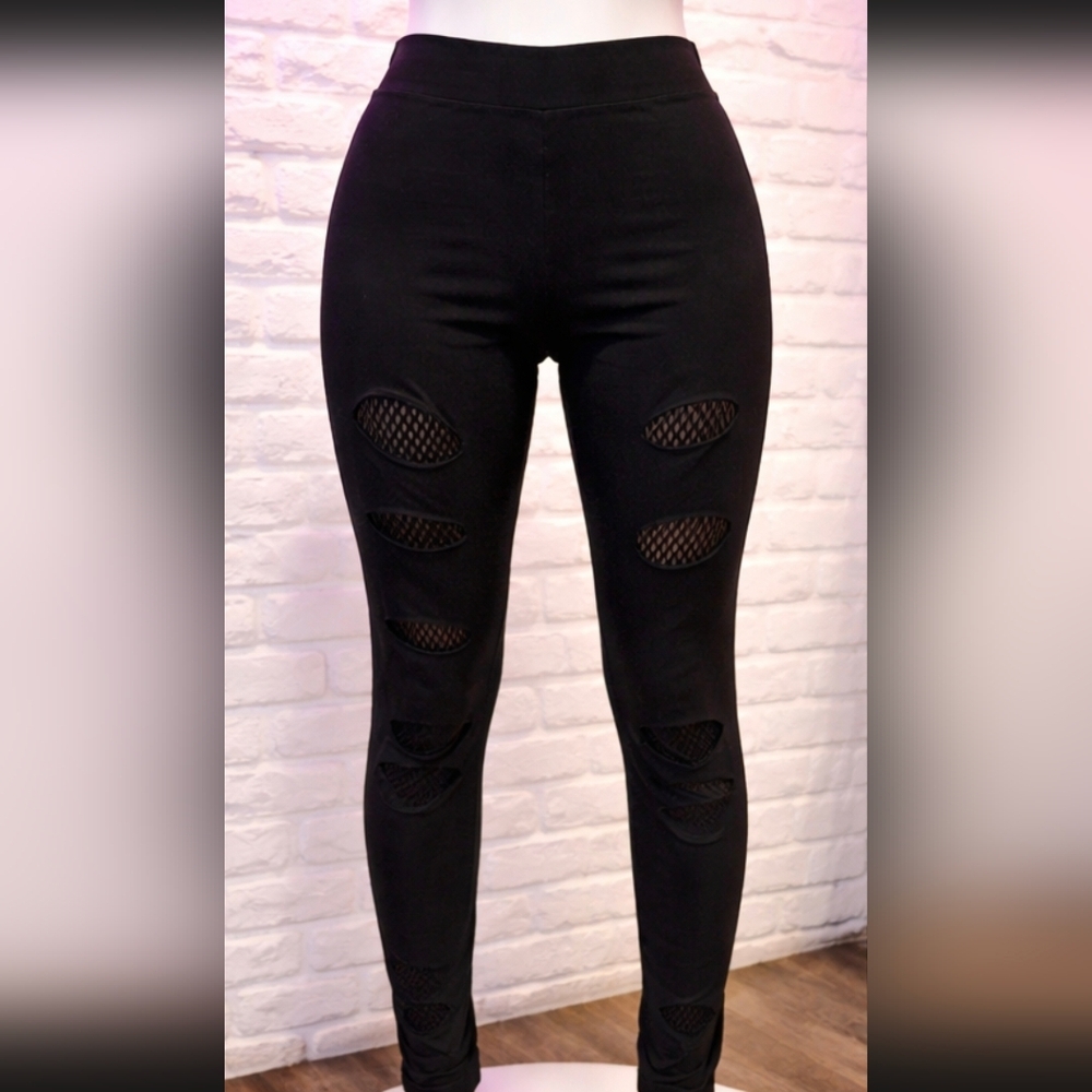 118 Torrid 3 3X Black Leggings with Mesh Fishnet Accents - Picture 5 of 10
